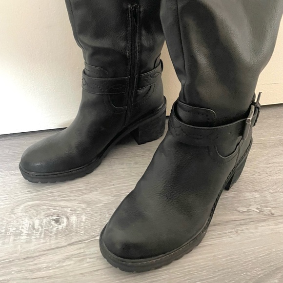 Zodiac Knee-High Buckle Boots 8.5 - Picture 4 of 4